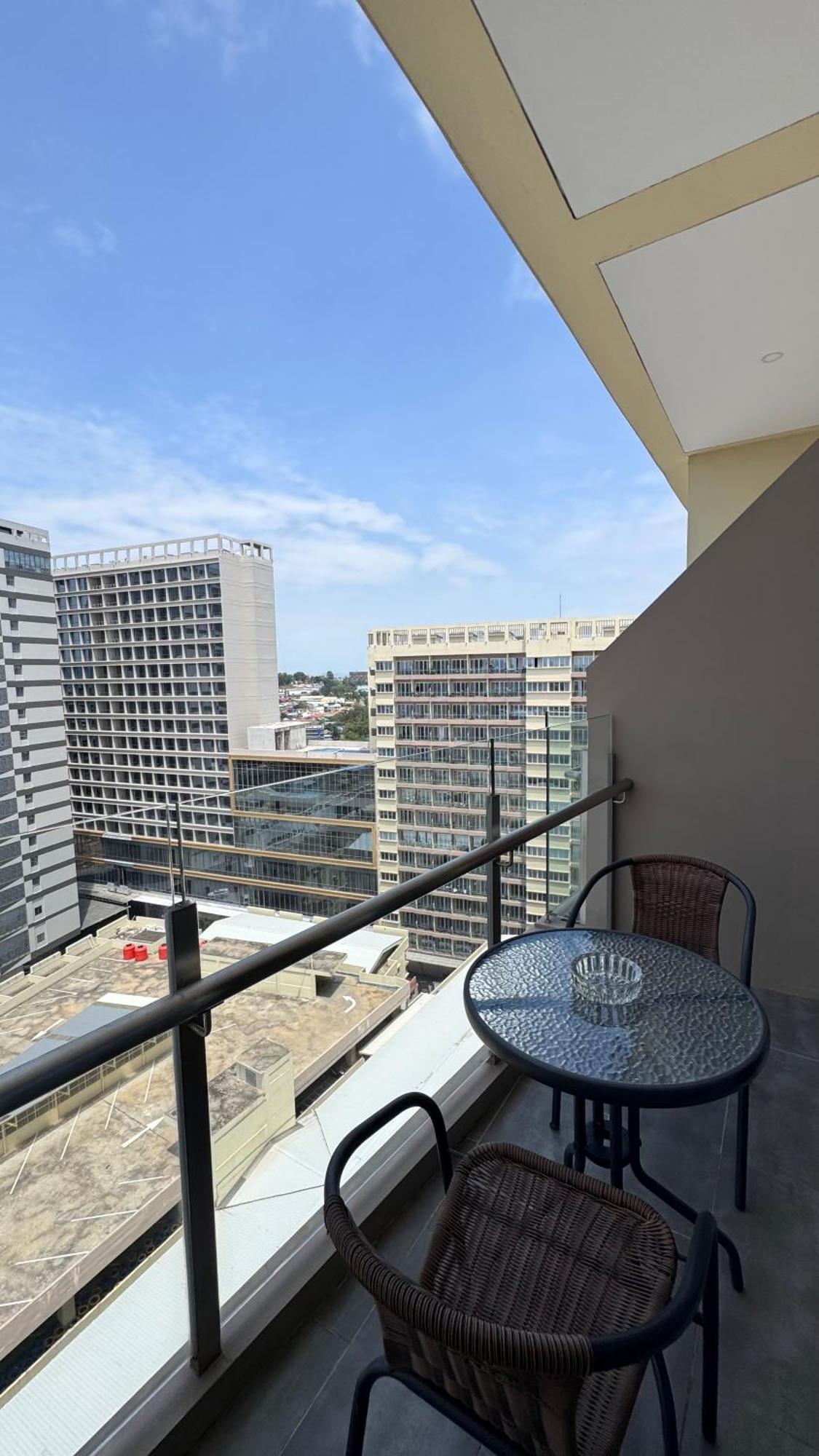 Nagoya Thamrin Apartment High Floor With View Luaran gambar